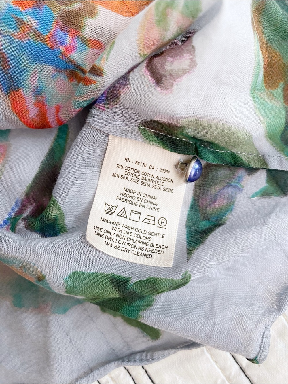 Anthropologie Floreat Amarillo Cinch-Waist Floral Silk Top Light Grey size 12 - Picture 4 of 8